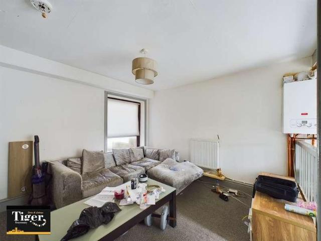9 bed flat for sale