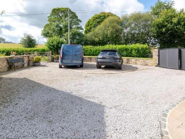 9 bed house for sale