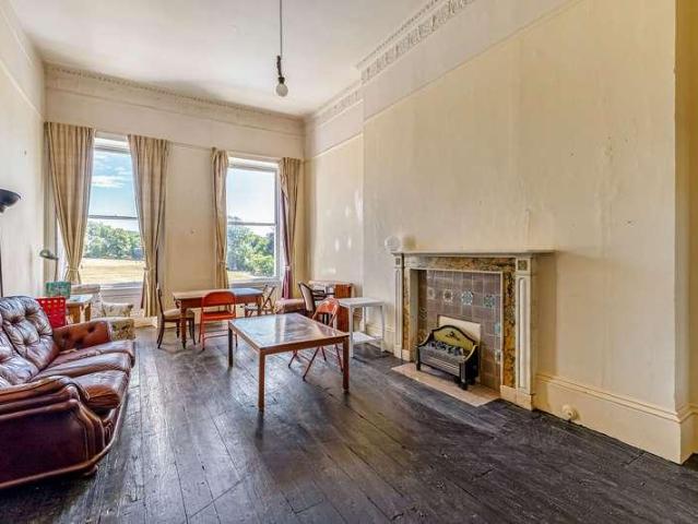 9 bed house for sale