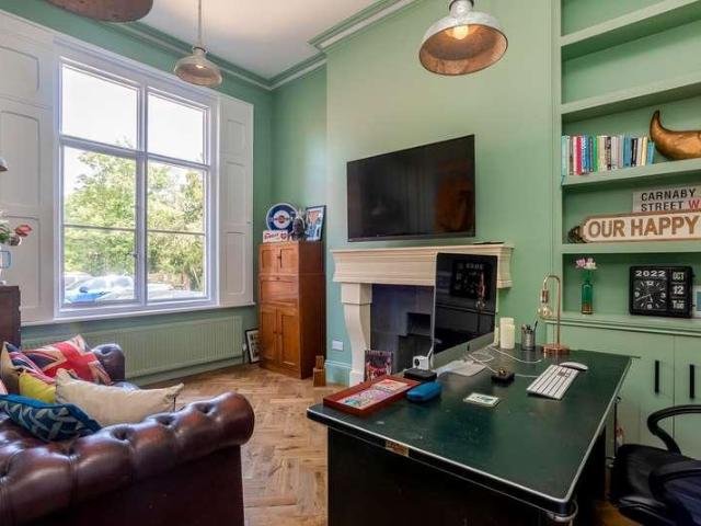 9 bed house for sale