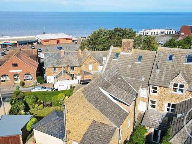 9 bed house for sale