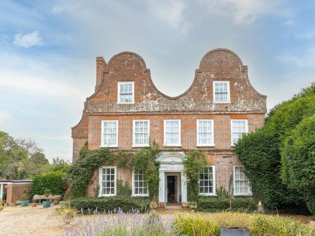 9 bedroom country house for sale