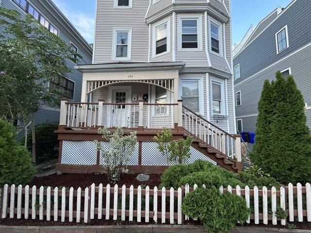 9 bedroom, Boston MA 02130 105612858