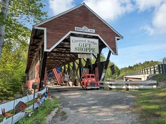 9 bedroom, Bartlett NH 03838 105562024