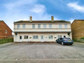9 Bedroom Block Of Apartments Flat