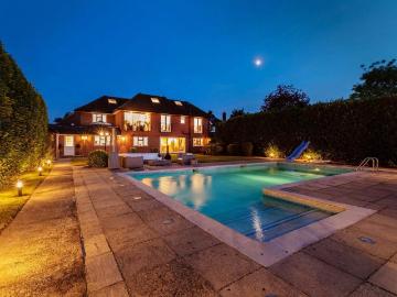 9 bedroom detached house for sale