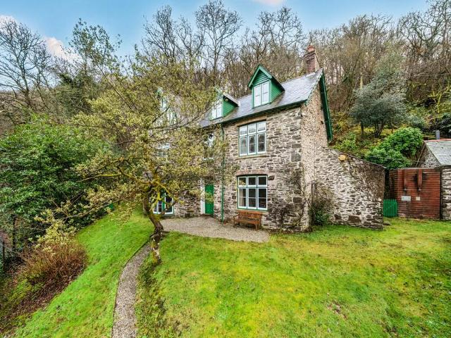 9 bedroom detached house for sale