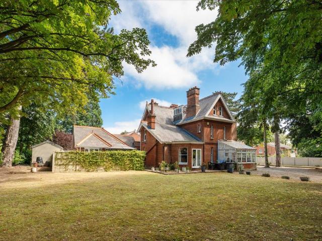 9 bedroom detached house for sale