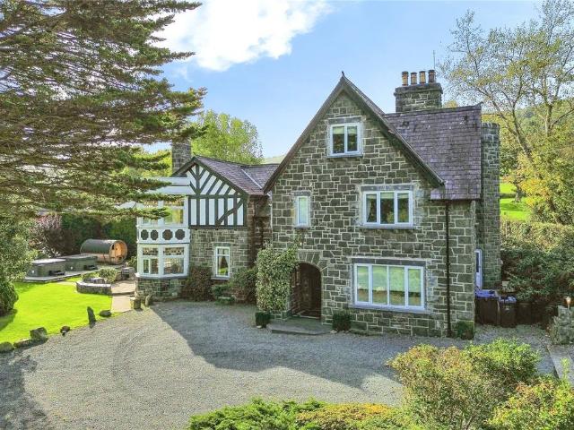 9 bedroom detached house for sale