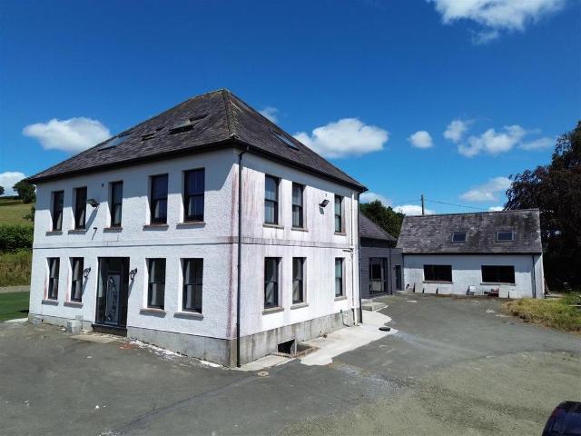 8 bedroom detached house for sale