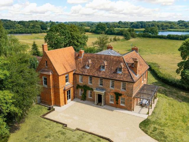 9 bedroom detached house for sale