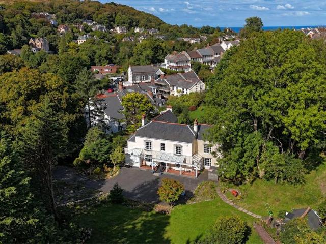 9 bedroom detached house for sale