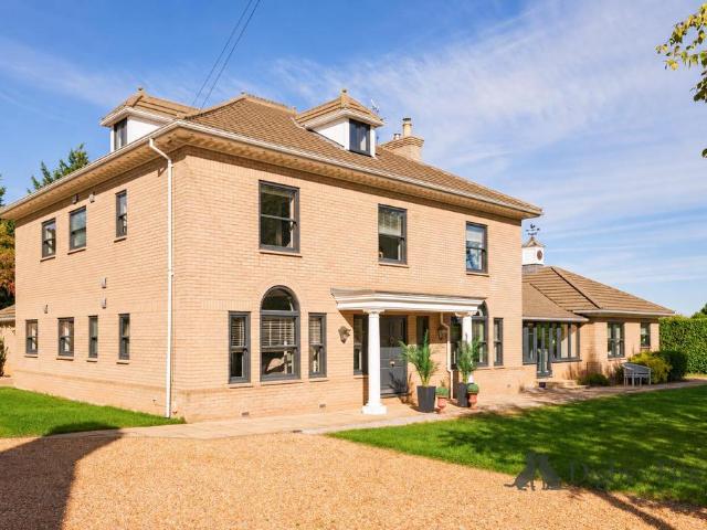 9 bedroom detached house for sale