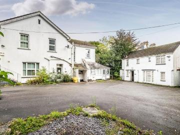 9 bedroom detached house to rent