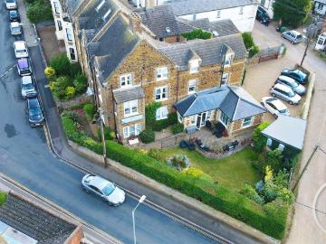 9 bedroom end of terrace house for sale