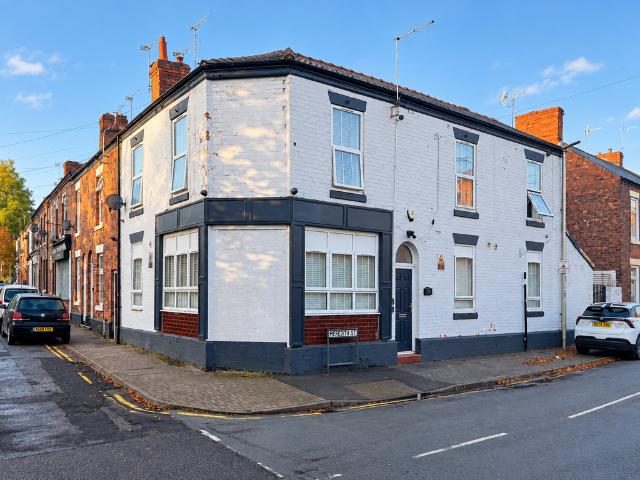 9 bedroom end of terrace house for sale