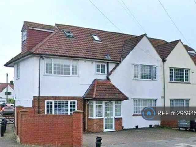 9 bedroom end of terrace house to rent