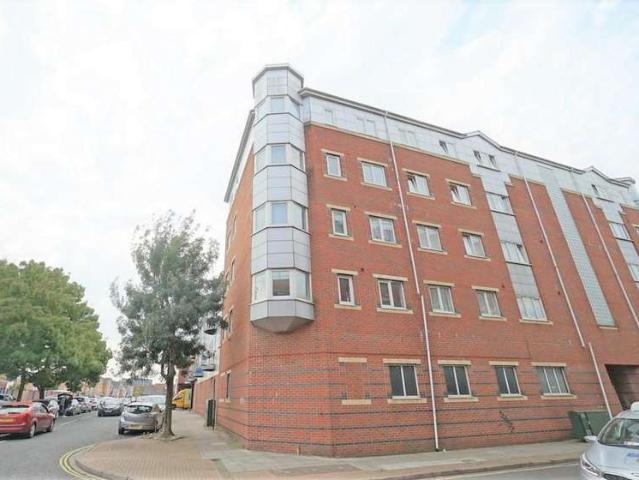 9 Bedroom Flat