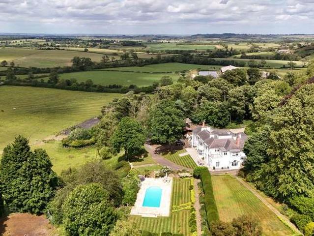 9 Bedroom Flat