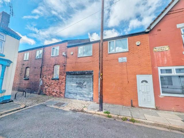 9 bedroom flat for sale