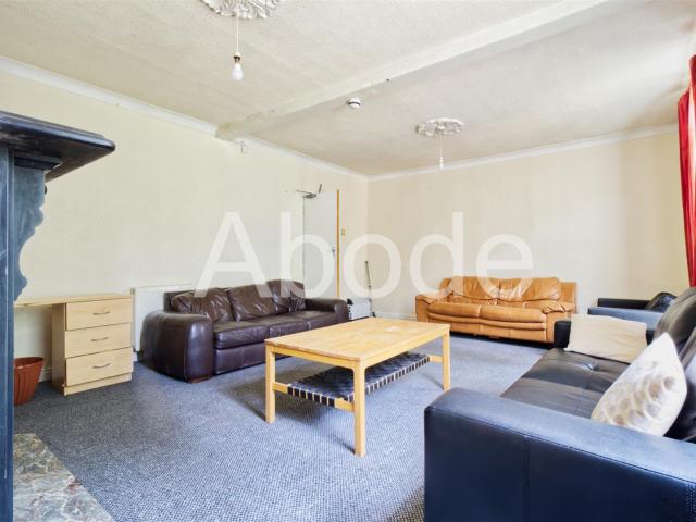 9 Bedroom House for rent at Cliff Road, Woodhouse, Leeds