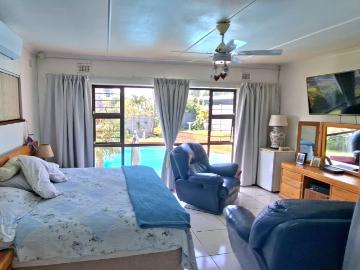 9 Bedroom House For Sale in Athlone Park