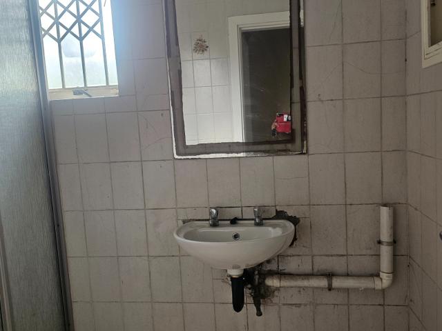 9 Bedroom House For Sale in Avoca