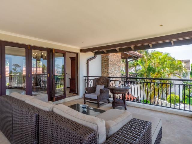 9 Bedroom House For Sale in La Lucia