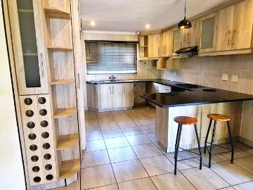 9 Bedroom House For Sale in Mtwalume