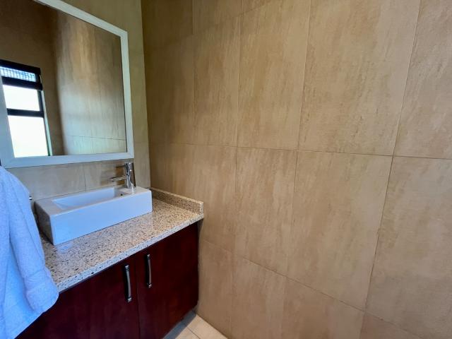 9 Bedroom House For Sale in Southbroom