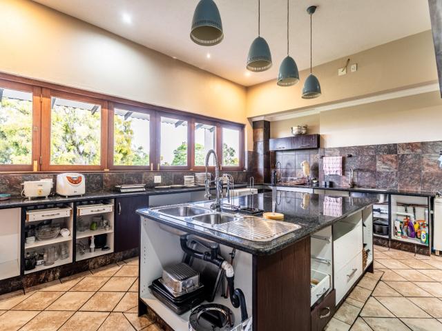 9 Bedroom House For Sale in Waterkloof Ridge