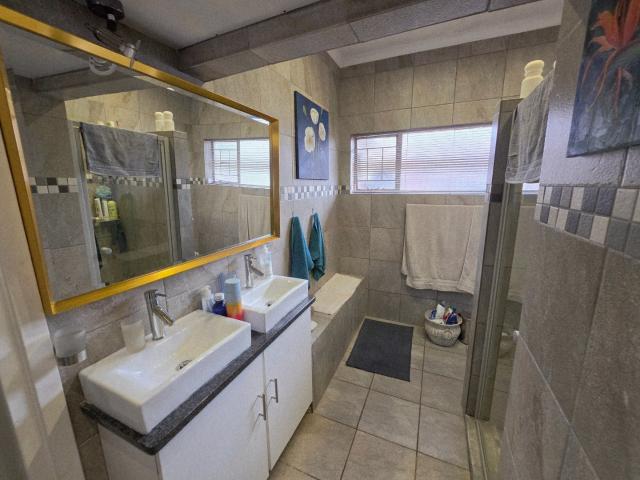 9 Bedroom House For Sale in Wierda Park