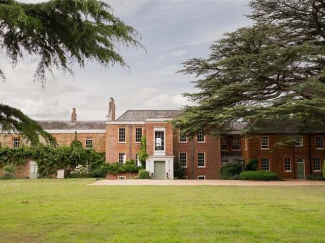 9 Bedroom House King's Lynn Norfolk 100881361