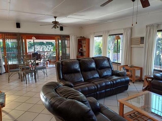 9 Bedroom House in Port Edward