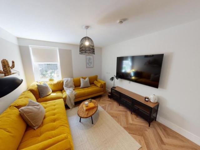 9 Bedroom House Selly Oak West Midlands 102551865