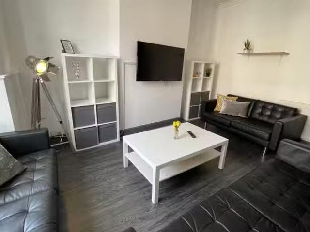 9 bedroom house share for rent in Chichester Street, Chester.