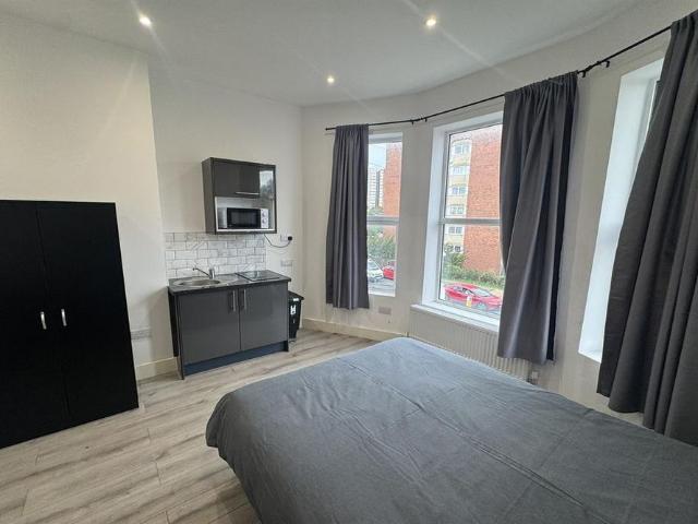 9 bedroom house to rent