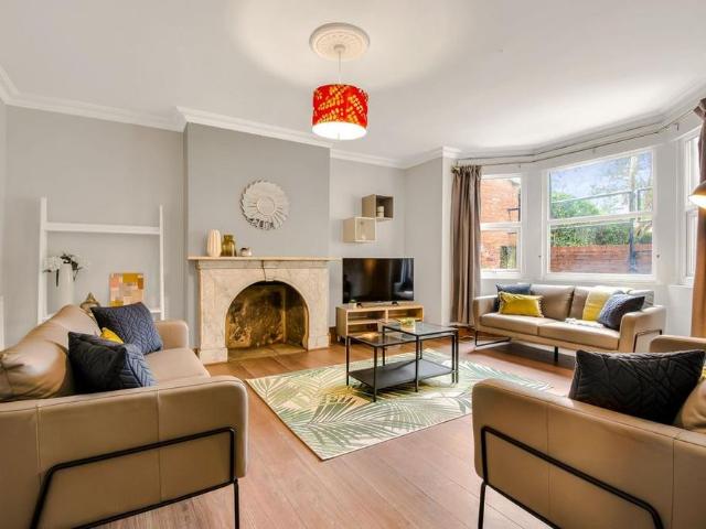 9 bedroom house to rent