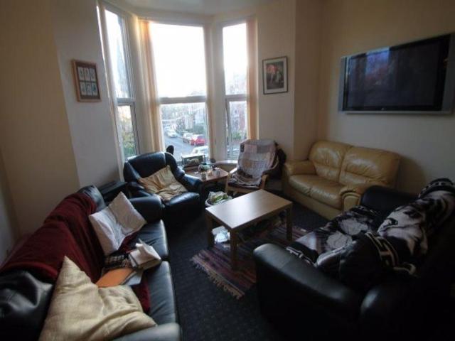 9 bedroom house to rent