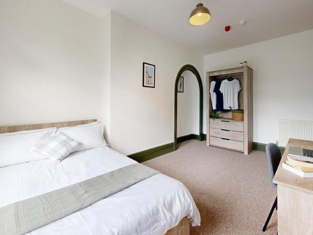 9 bedroom house to rent