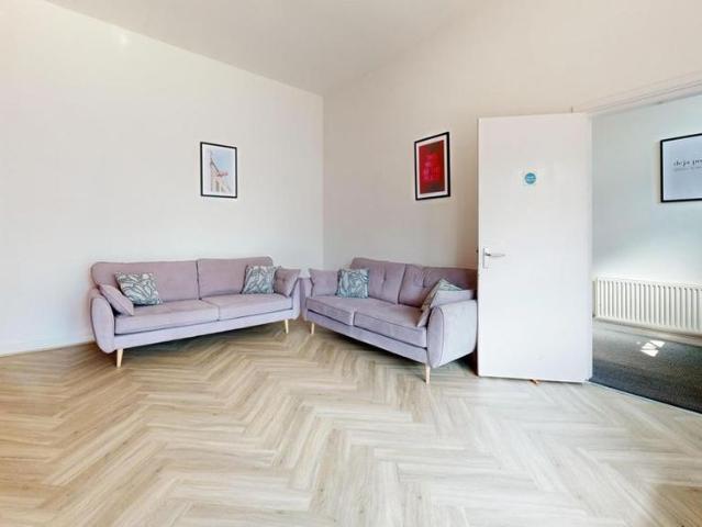 9 bedroom house to rent