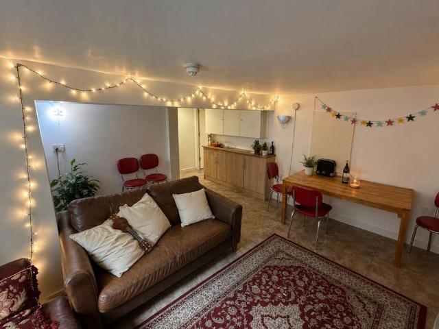 9 bedroom house to rent