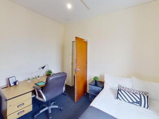 9 bedroom house to rent