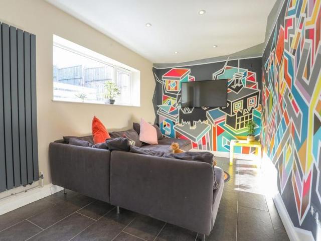 9 bedroom house to rent
