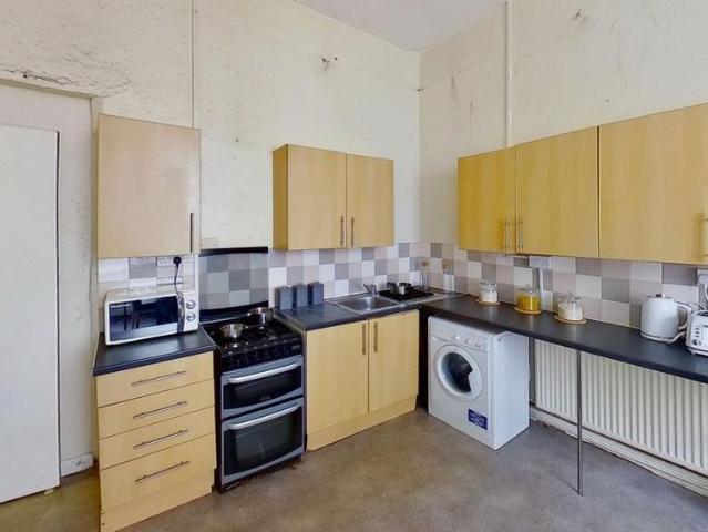 9 bedroom house to rent