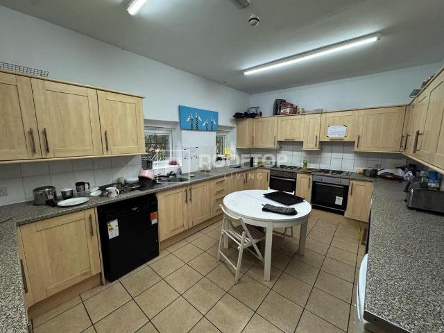 9 bedroom house to rent