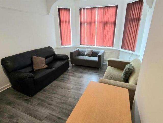 9 bedroom house to rent