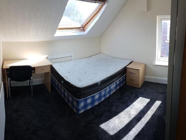 9 bedroom house to rent