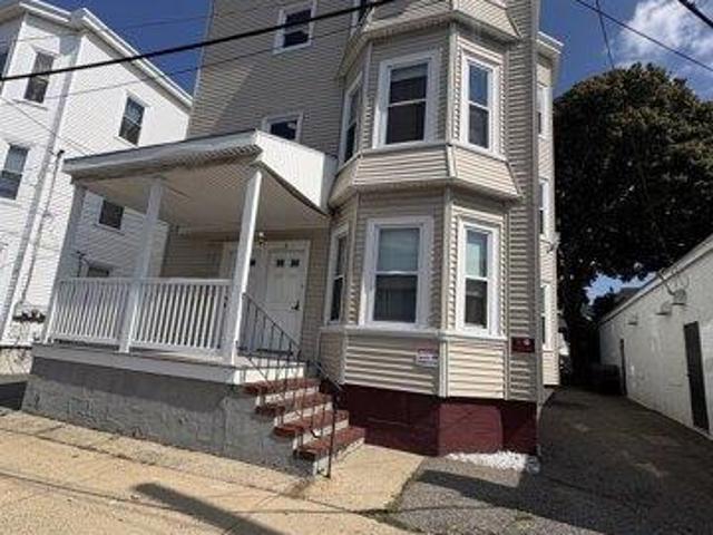 9 bedroom, Lynn MA 01902 105424101