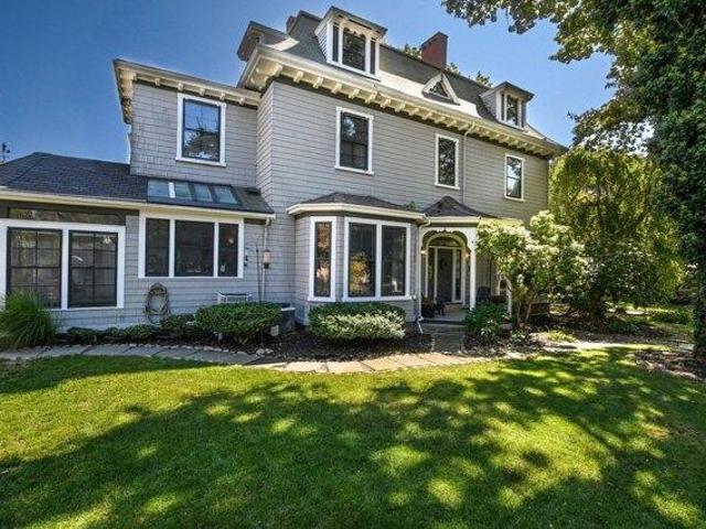 9 bedroom, New Bedford MA 02740 105752527
